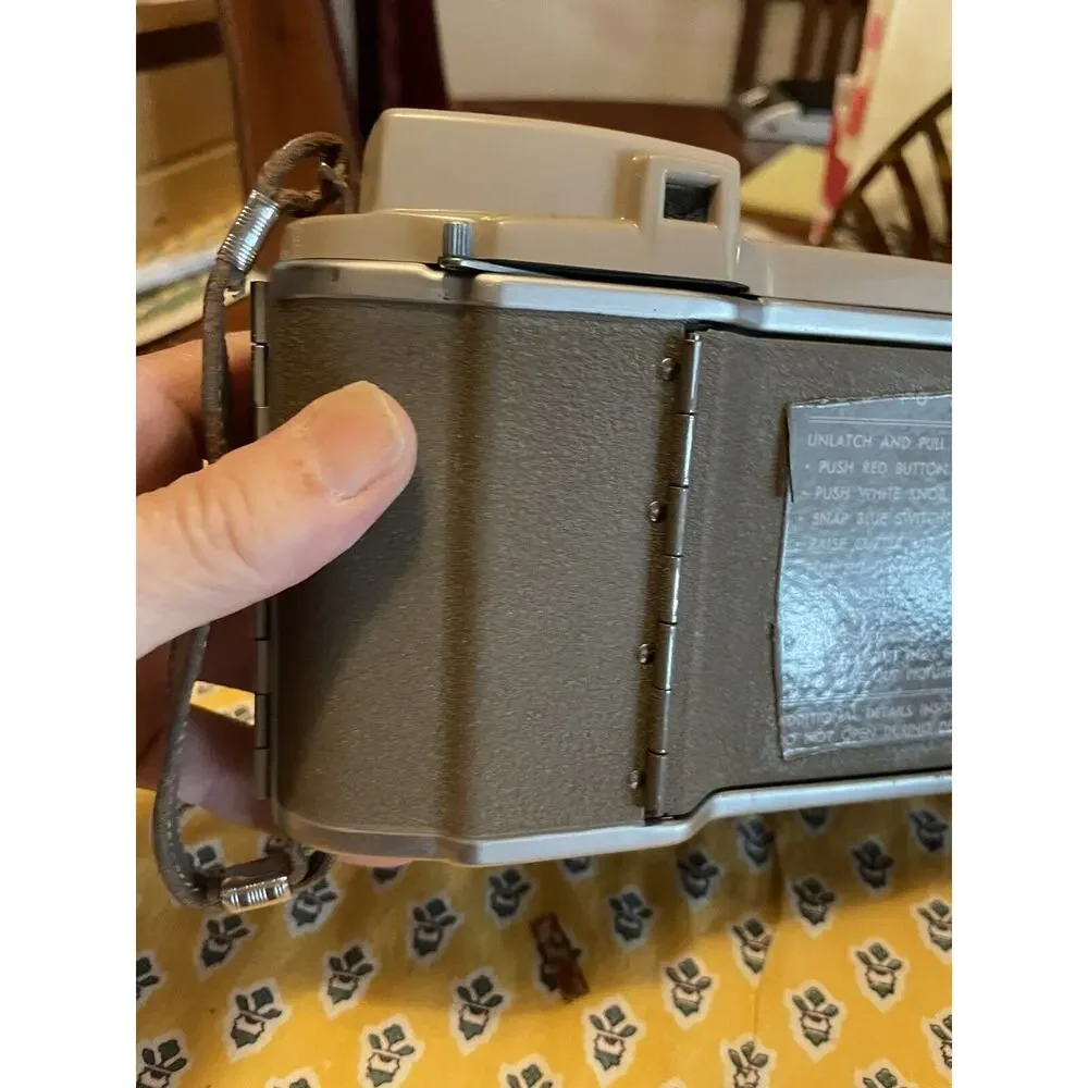 Polaroid J33 land camera w/ Leather Case